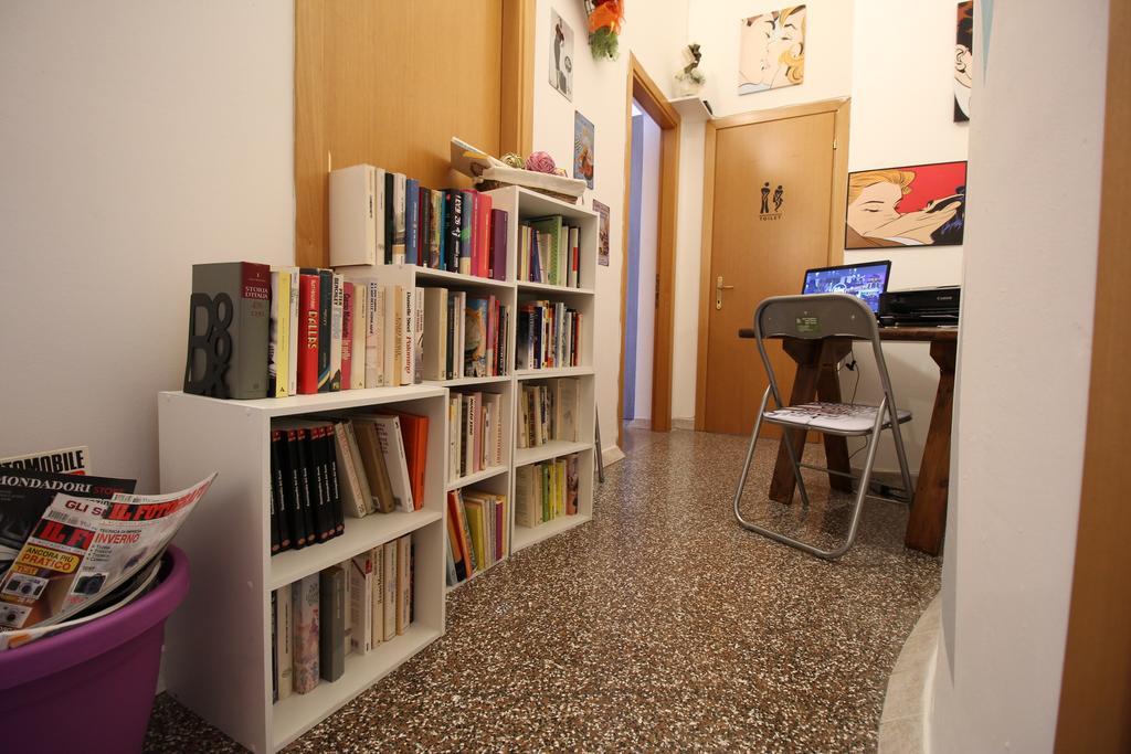 Bed 'N Books Bed & Breakfast Sassari Exterior photo