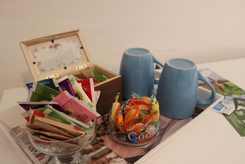 Bed 'N Books Bed & Breakfast Sassari Exterior photo